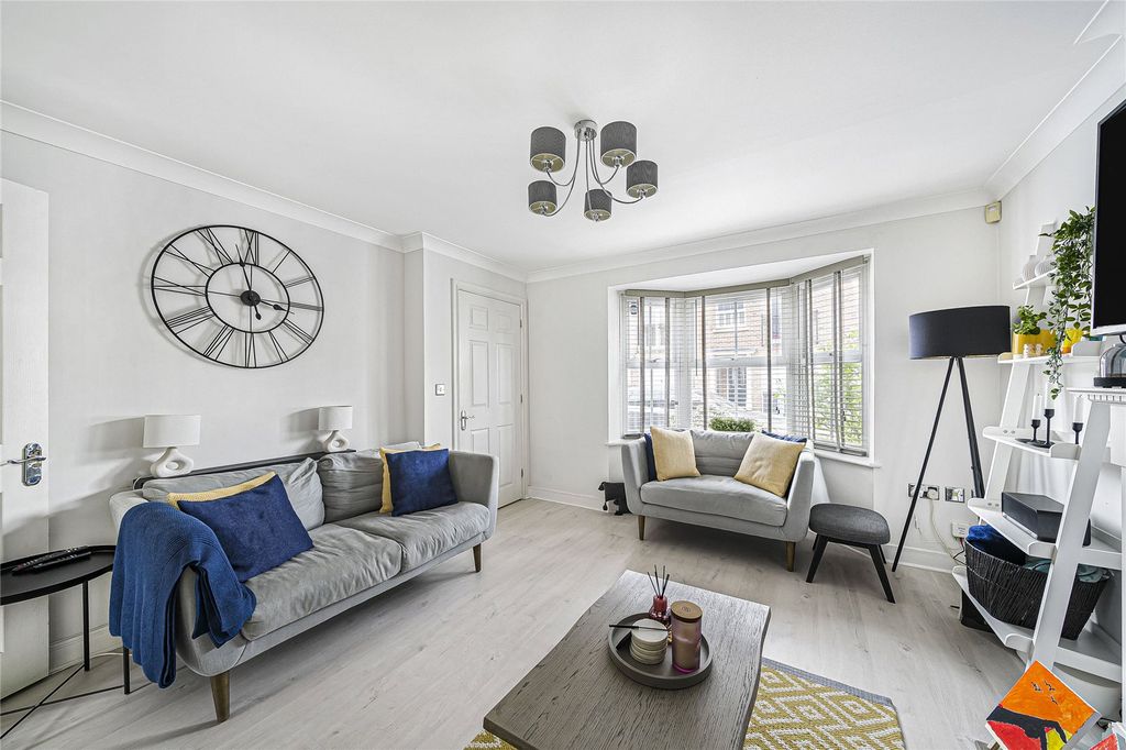 Property photo 2 of 29 Lounge