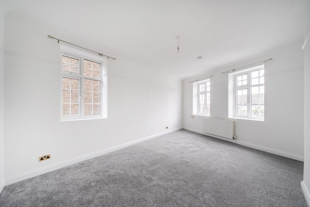 Property photo 3 of 14 Picture No. 21