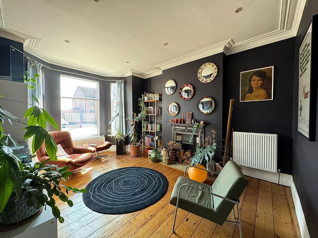 Property photo 3 of 38