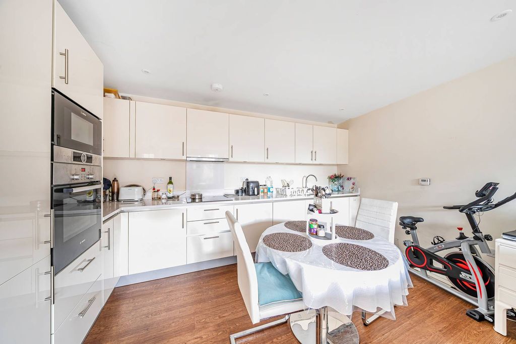 Property photo 3 of 8