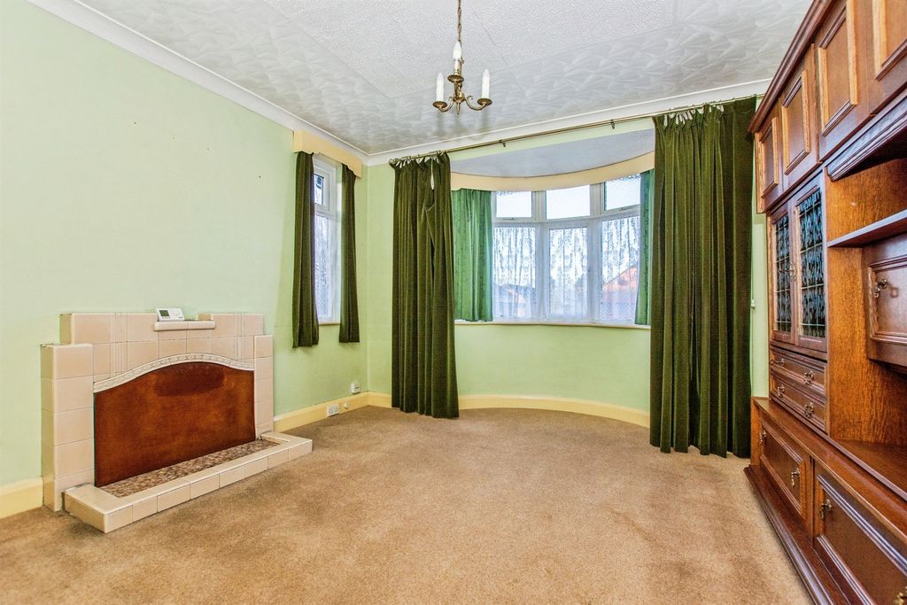 Property photo 2 of 17