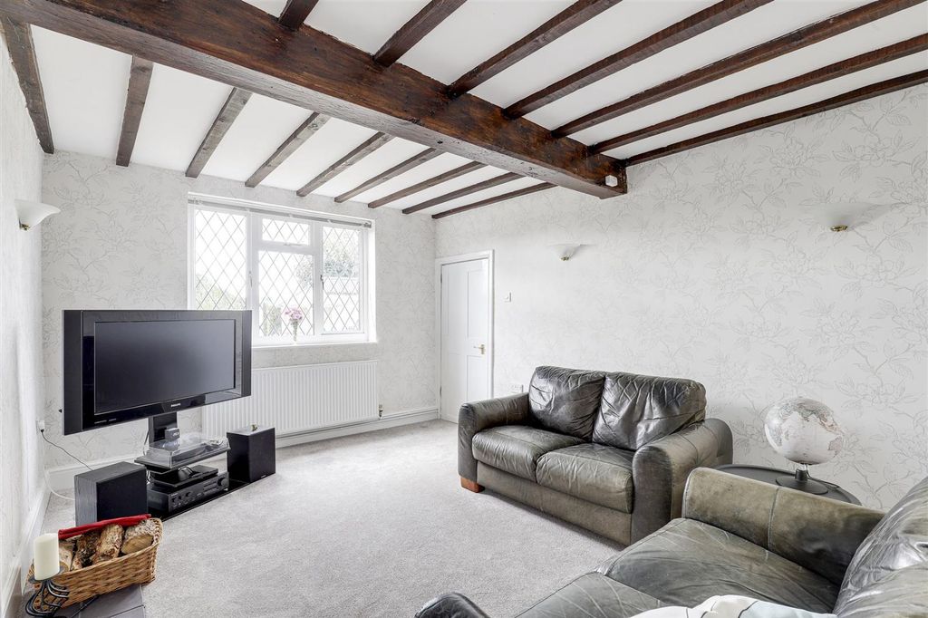 Property photo 2 of 25