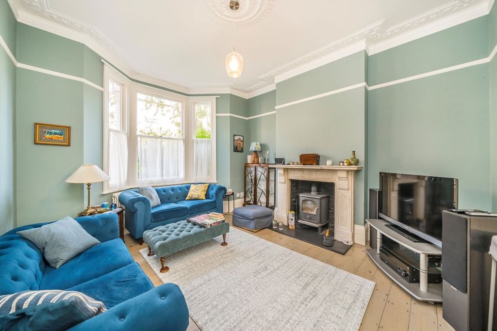 Property photo 1 of 11
