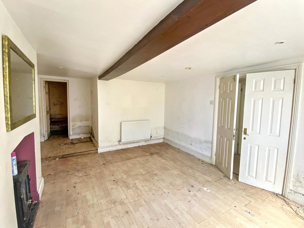 Property photo 3 of 9 20260729145804_20260729-Interior-20-Fvngylchlrkgsfqejpeg_Zmyft.Jpg