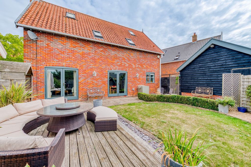 Property photo 3 of 22