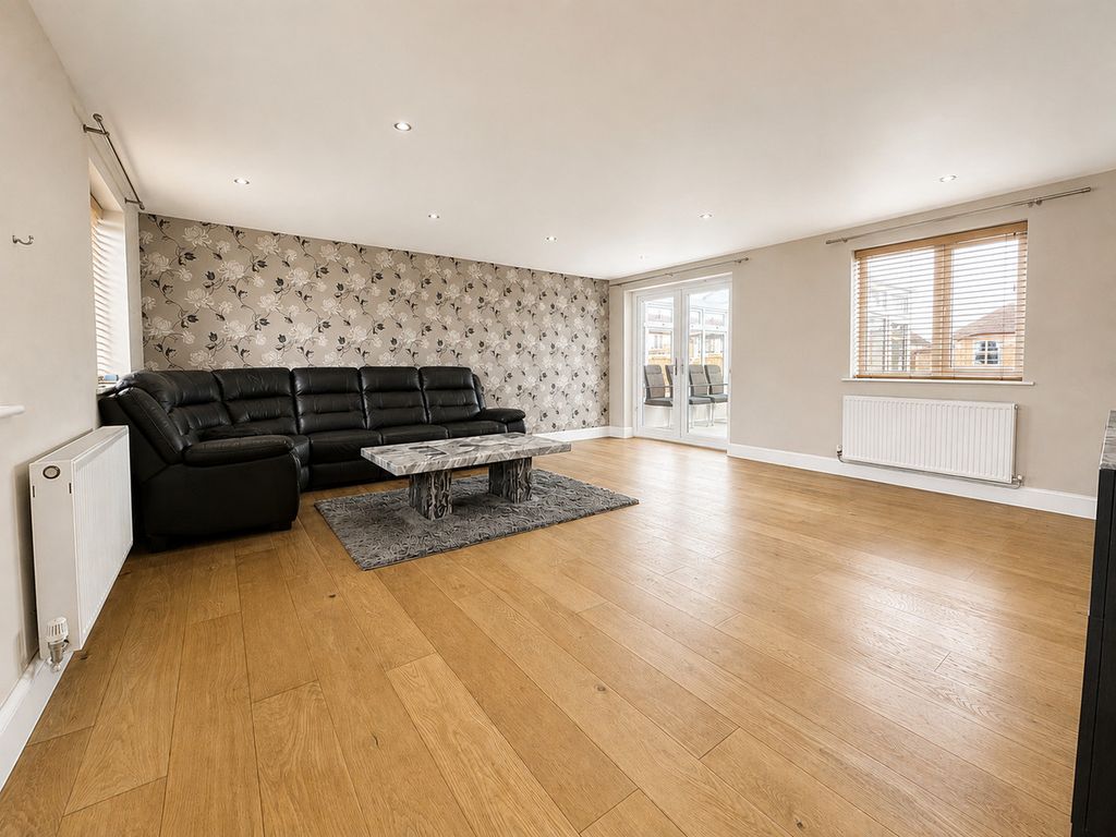 Property photo 3 of 23