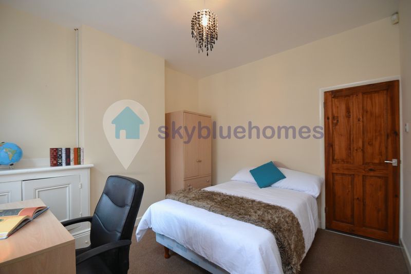 Property photo 2 of 6 Photo 1