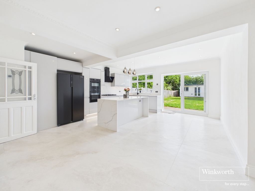 Property photo 2 of 18 Open Plan Kitchen
