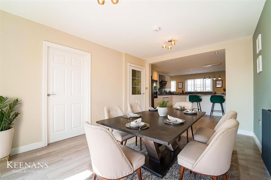 Property photo 1 of 47 Rwegy7Nas0A_Isiwnsiu3Q - Dining Room - Modern - 1.