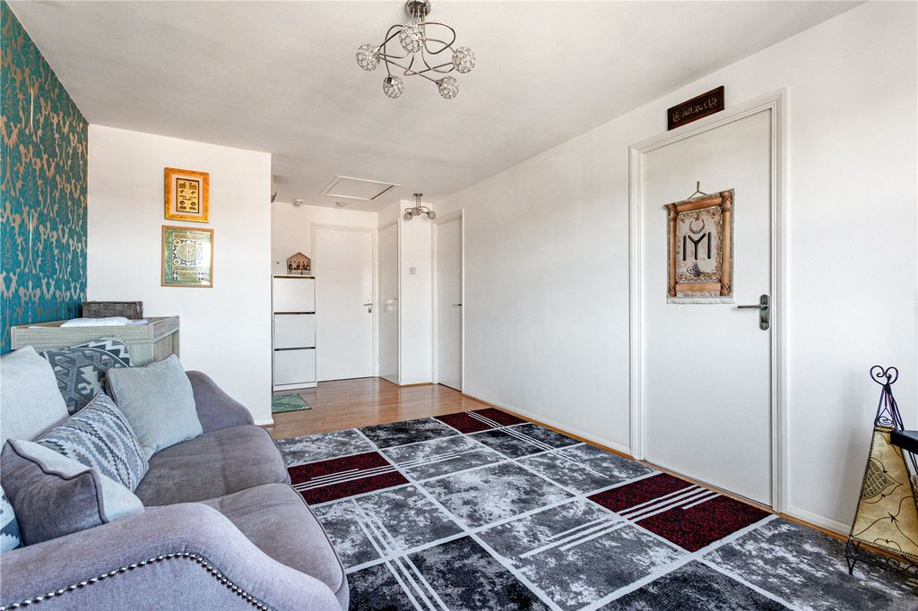 Property photo 3 of 8 Picture No. 02