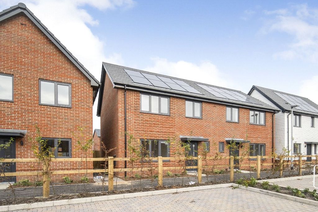 Property photo 1 of 10 Picture No. 02