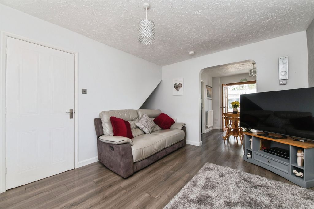 Property photo 3 of 18