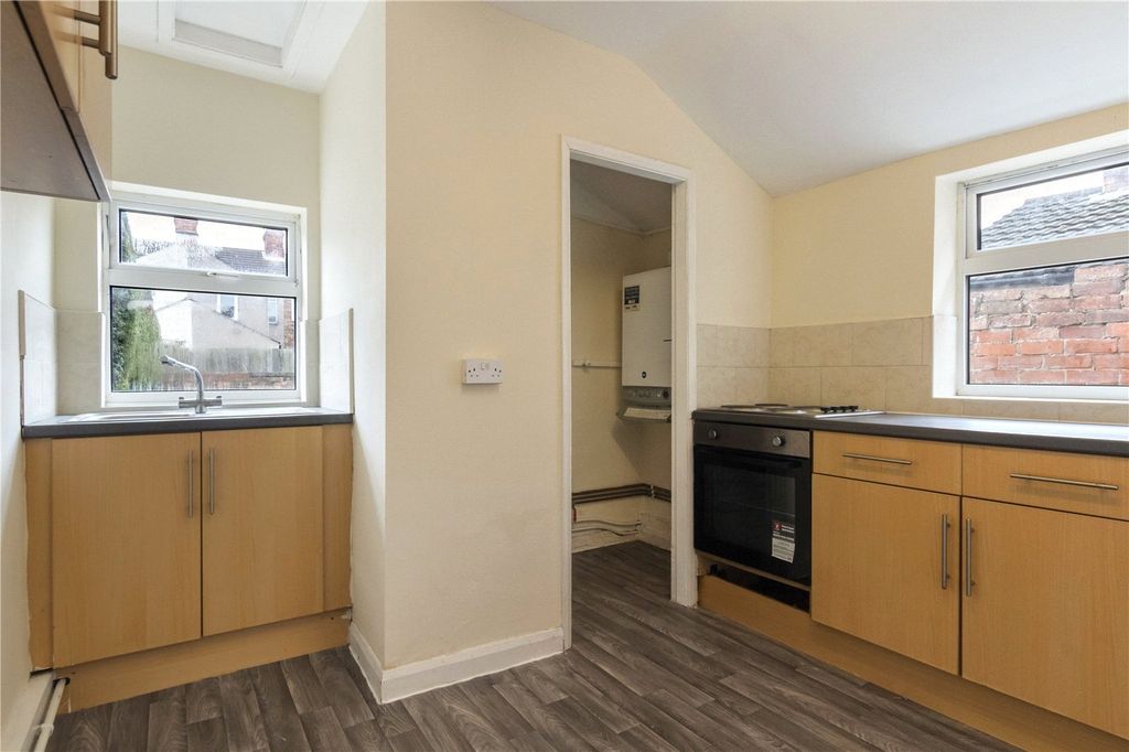 Property photo 1 of 4 Kitchen