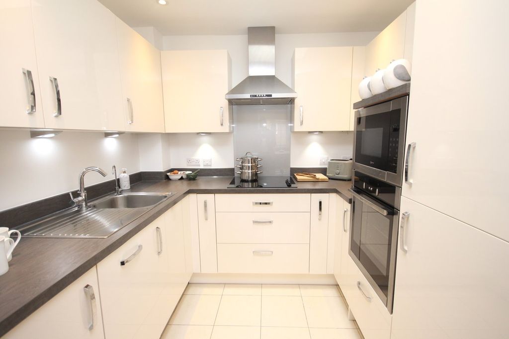 Property photo 3 of 11