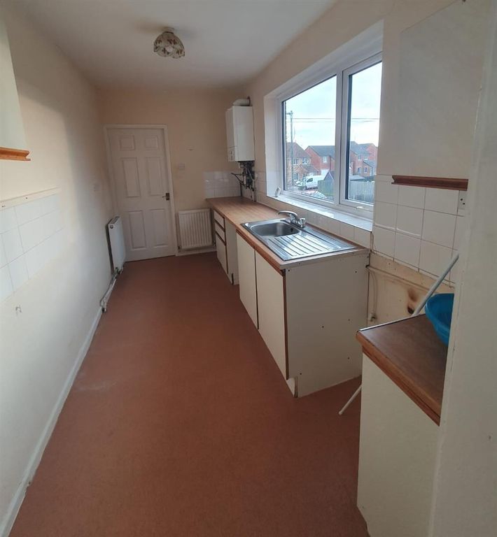 Property photo 3 of 5 32 Charles Street Kitchen .Jpg