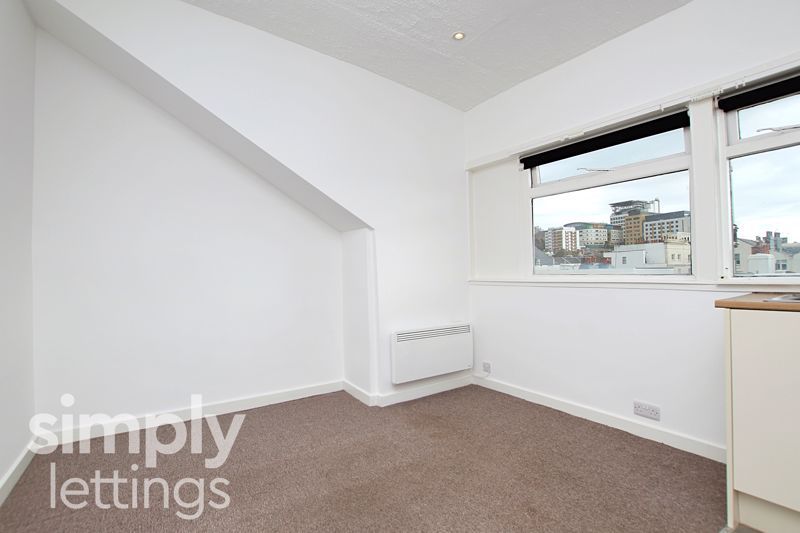 Property photo 3 of 5 Photo 7