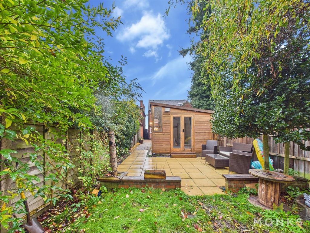 Property photo 2 of 17 Cam01348G0-Pr0771-Still027.Jpg