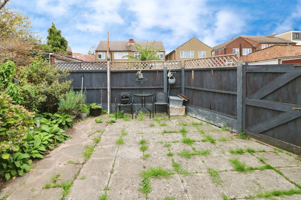 Property photo 3 of 9 Picture No. 04