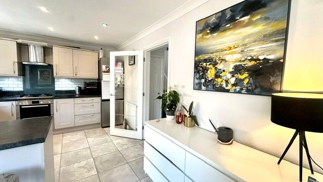 Property photo 3 of 32