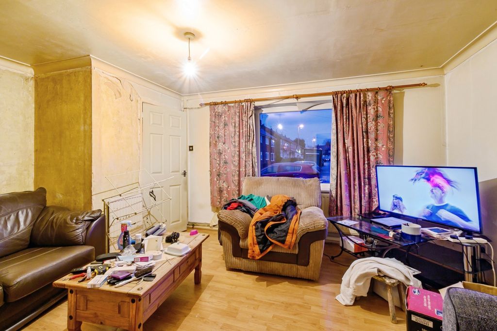 Property photo 2 of 15