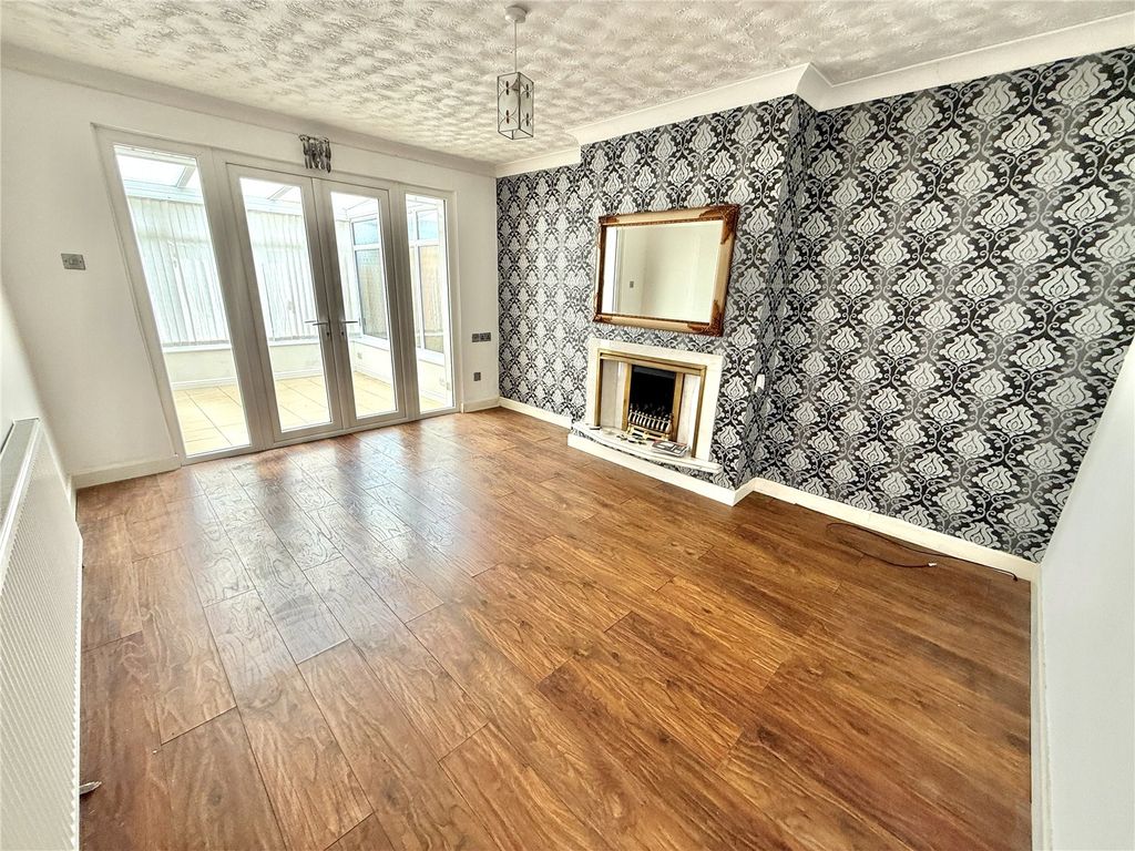 Property photo 3 of 12 Picture No. 05