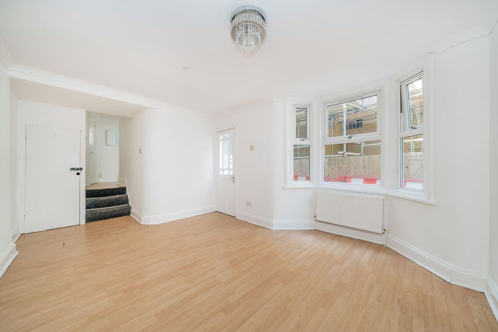 Property photo 2 of 6