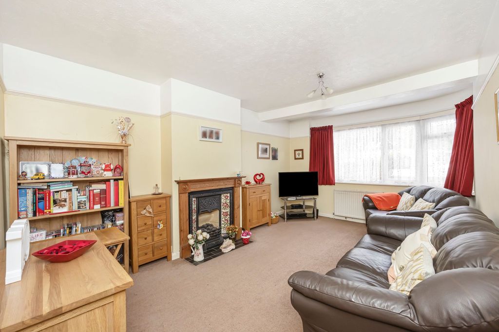 Property photo 3 of 25