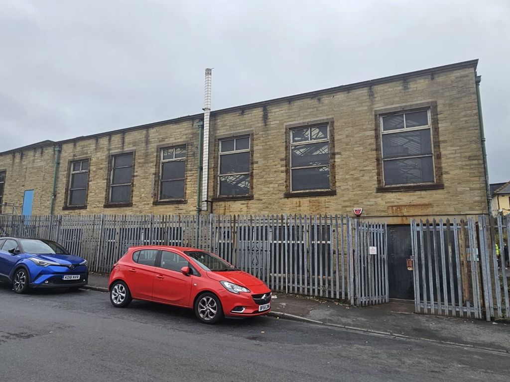 Property photo 1 of 3