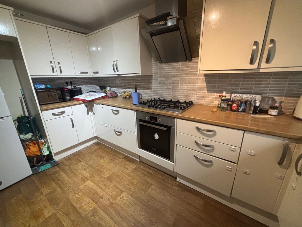 Property photo 2 of 12 Image