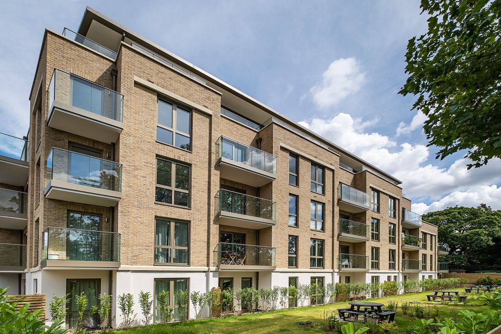 Property photo 2 of 24