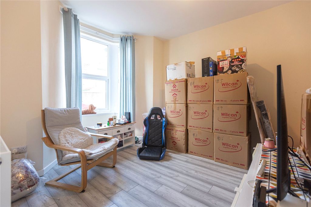 Property photo 2 of 14 Picture No. 02