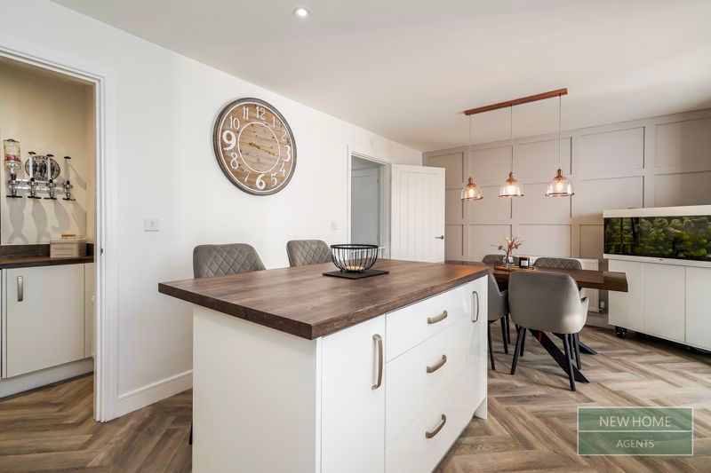 Property photo 2 of 28 Photo 13