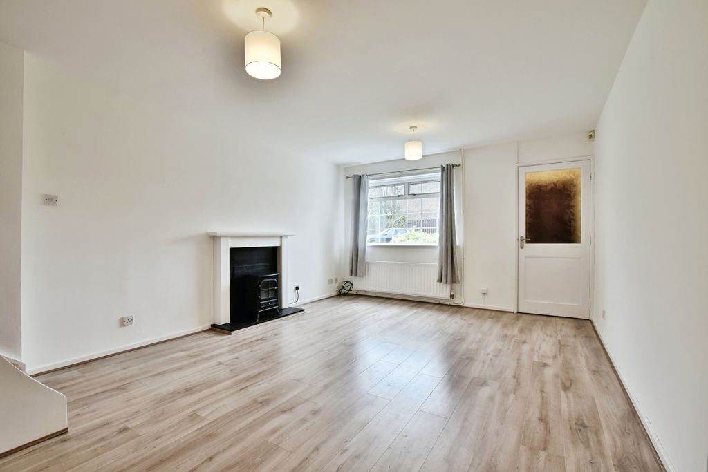 Property photo 3 of 8 Pbox-Img.Jpg