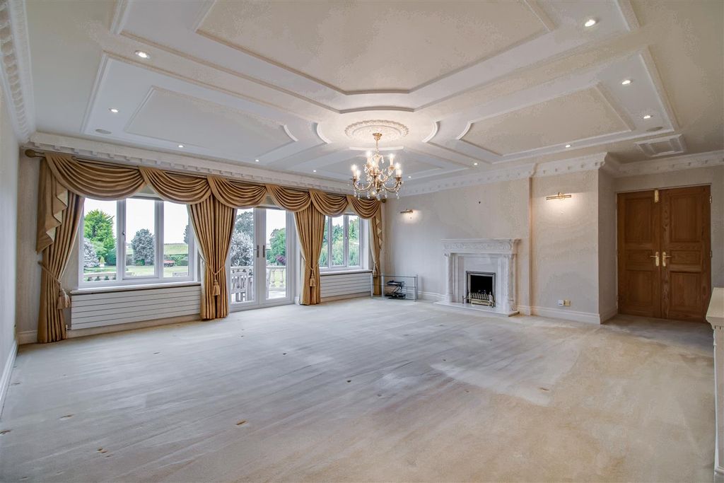 Property photo 3 of 36