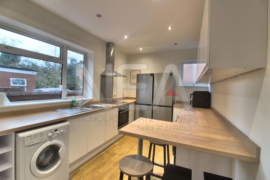 Property photo 2 of 5 Communal Kitchen