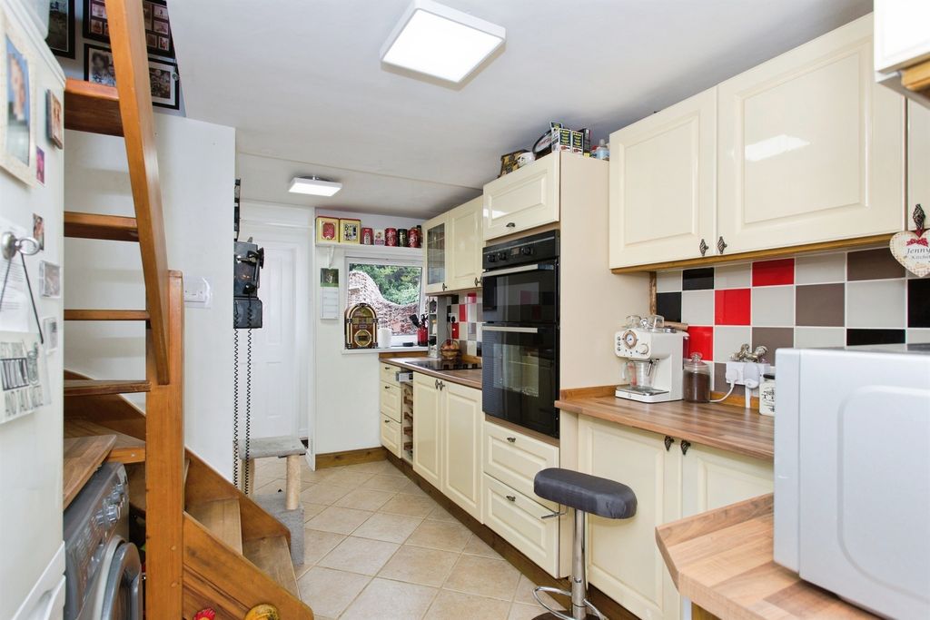 Property photo 3 of 14