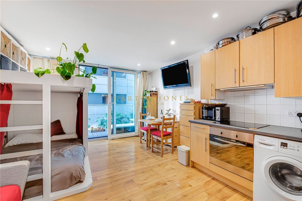 Property photo 3 of 11 Picture No. 16