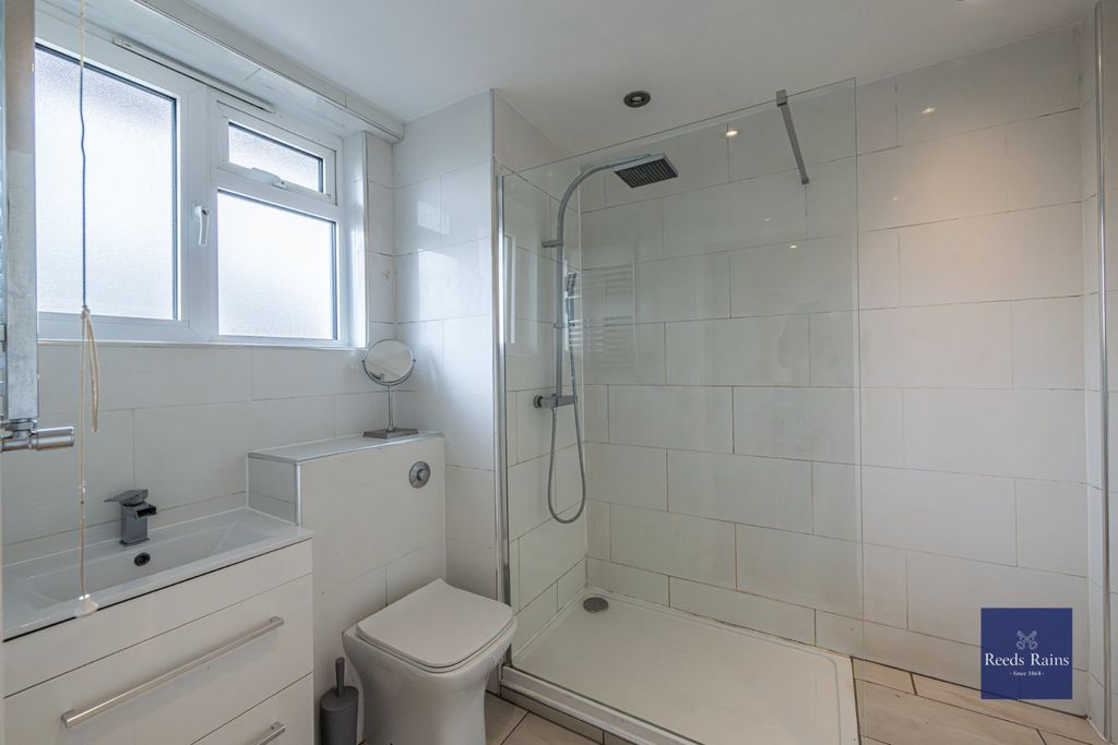 Property photo 3 of 14 Shower Room