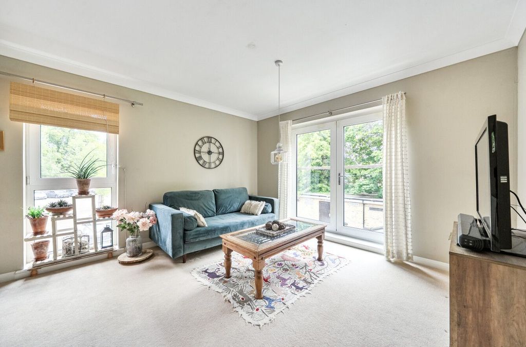 Property photo 2 of 11