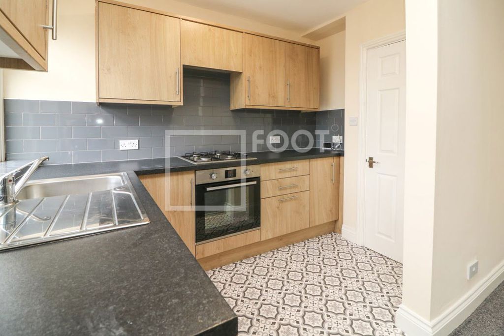 Property photo 3 of 59