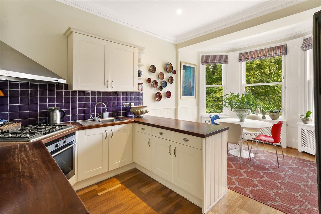 Property photo 3 of 9 Awinship-10601-05-High.Jpg