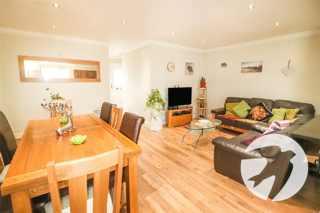 Property photo 3 of 18 Picture No. 23