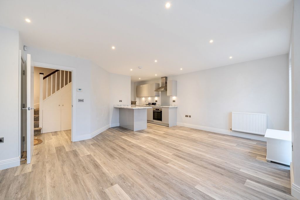 Property photo 3 of 17 1488387-19-6A4d28...