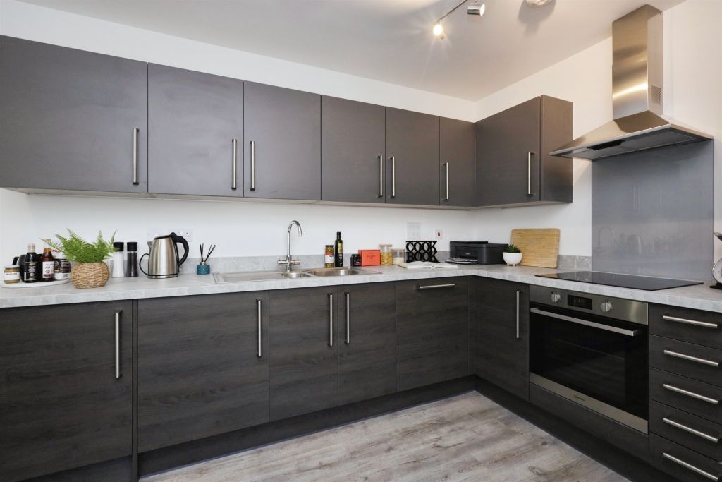 Property photo 3 of 11