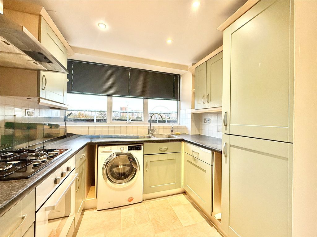 Property photo 3 of 12 Picture No. 01