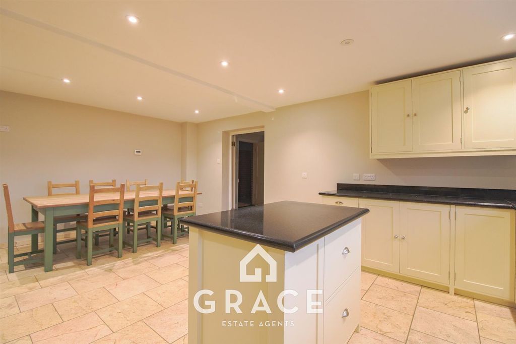 Property photo 2 of 39 Untitled_Hdr-34.Jpg