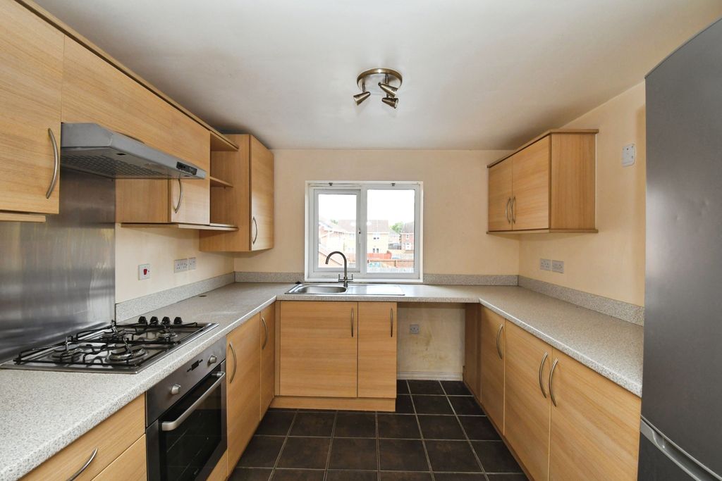 Property photo 3 of 13
