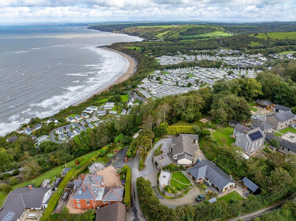 Property photo 1 of 55