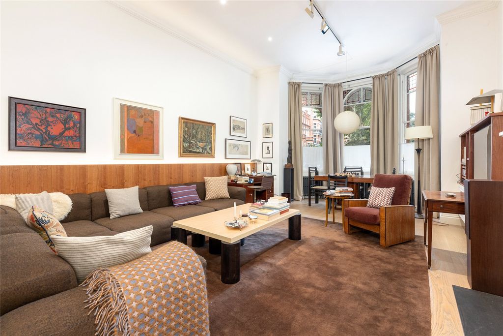 Property photo 3 of 12 Reception