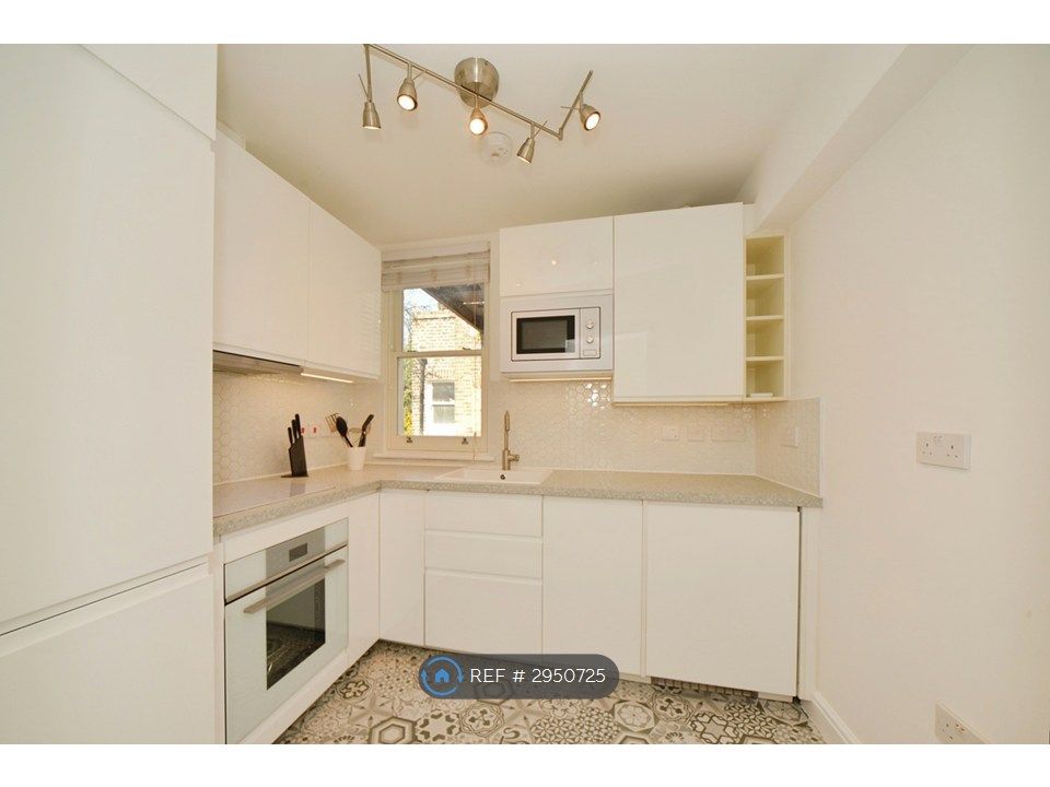 Property photo 2 of 28